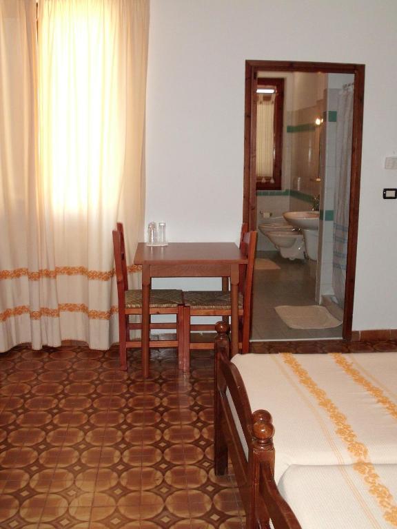 Hotel Piccada Palau Room photo